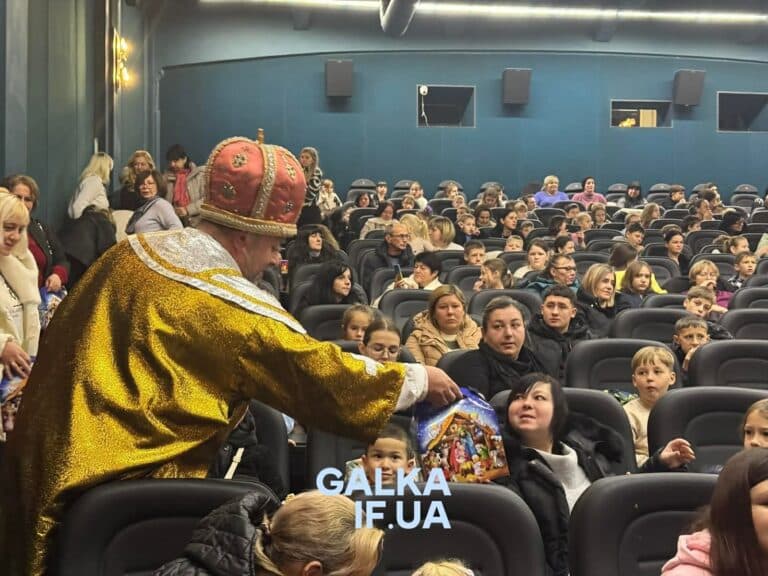 У Франківську дітям загиблих і зниклих воїнів влаштували свято до Дня святого Миколая (ФОТО)