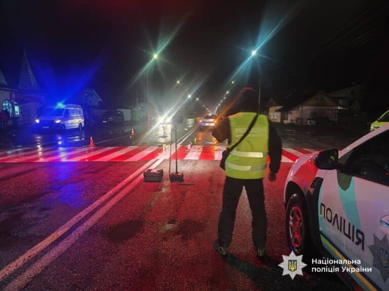 У Коломиї Chrysler на смерть збив пішохода на “зебрі” (ФОТО)